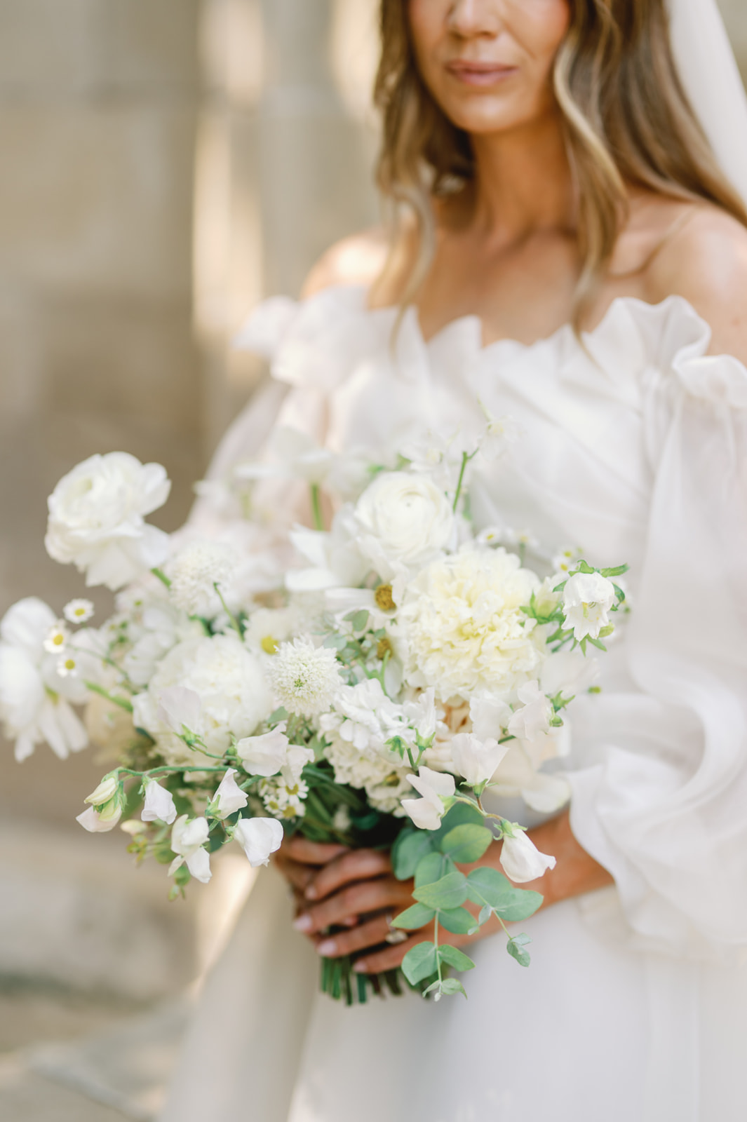 Bride with elegant bouquet